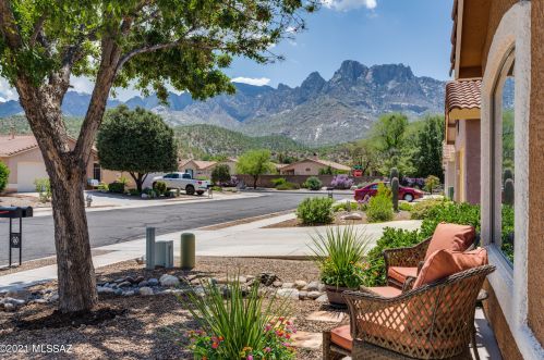 11347 Gray Boulder Ct, Tucson AZ  85737-4612 exterior