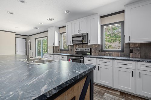 498 Arbour St, Defuniak Springs FL 32433-4897 exterior