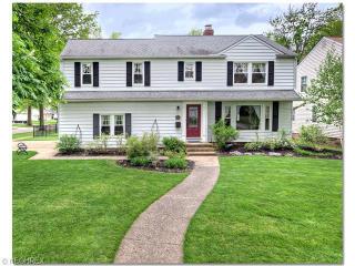 1424 Ford Rd, Cleveland, OH 44124-1433