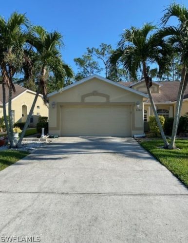 5266 Whitten Dr, Naples FL  34104-5301 exterior