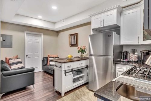 161 St, Union City NJ 07087-5439 exterior