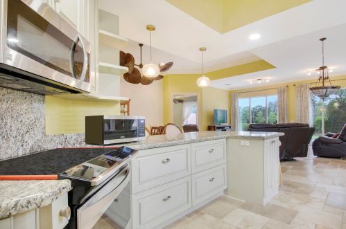 11269 Northland Dr, Fort Pierce FL 34987-1942 exterior