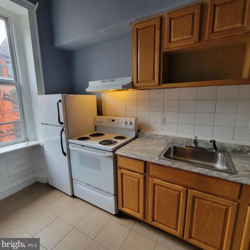 1517 17th St, Philadelphia, PA 19121-4256