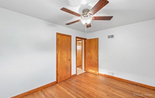 5431 Newcastle Ave, Chicago IL 60638-2303 exterior