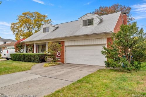 5975 Hubbell St, Dearborn Heights MI 48127-2445 exterior