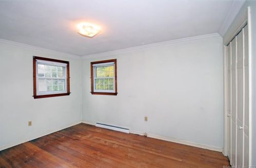 1 Angel Pl, North Haven CT 06473-2402 exterior