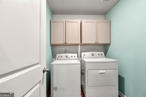 3940 Kingfisher Dr, Atlanta GA exterior