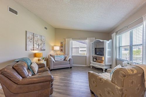 9018 Gln Moor Ln, Port Richey FL 34668-4945 exterior