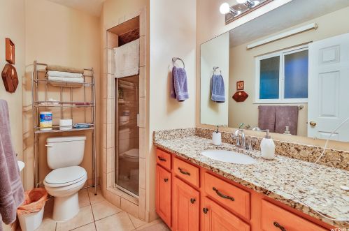 1768 Abbedale Ln, Sandy UT 84092-3723 exterior