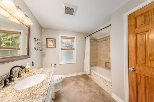 185 87 St, Milwaukee WI 53227-1717 exterior