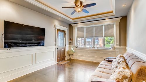 6046 Menard Ave, Chicago IL  60646-3919 exterior