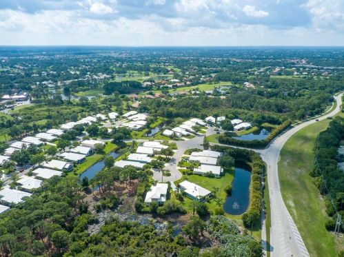 441 Fairway Lndg, Fort Pierce FL  34986-2168 exterior