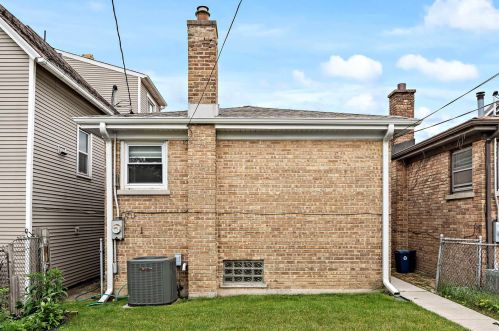 3712 Concord Pl, Chicago IL 60639-4526 exterior