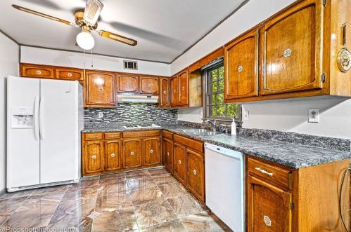 2924 Cherry Blossom Ln, Atlanta GA 30344-3921 exterior