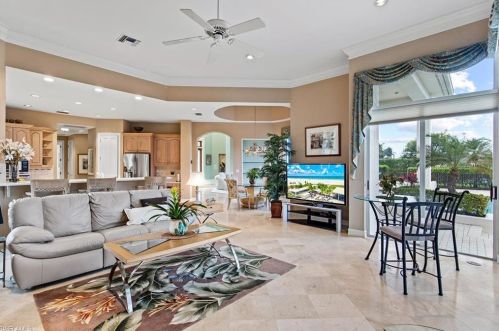 1300 Little Blue Heron Ct, Naples FL 34108-3311 exterior