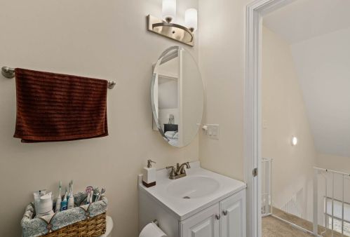 1740 Nagle Ave, Chicago IL 60706-4805 exterior