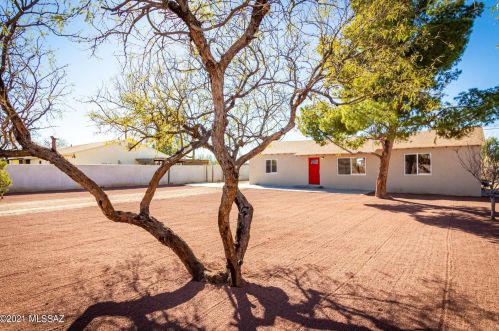 6848 Melody Ave, Tucson, AZ 85756-9472