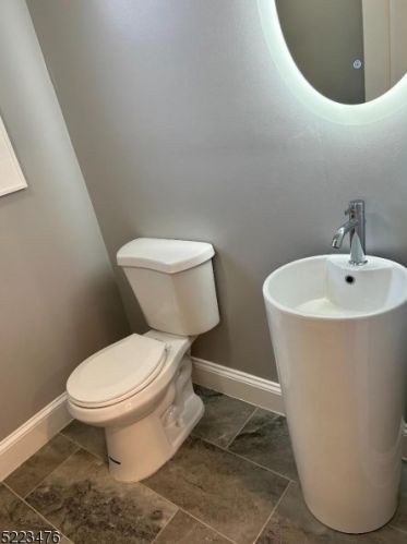 51 Leslie Pl, Irvington NJ  07111-1106 exterior