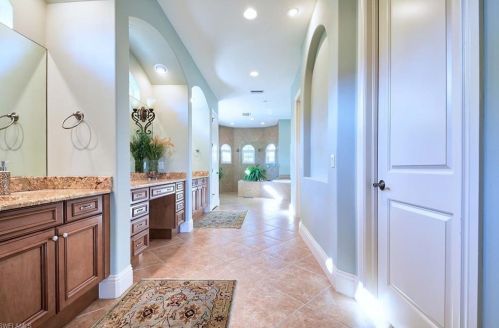 7829 Classics Dr, Naples FL 34113-3044 exterior