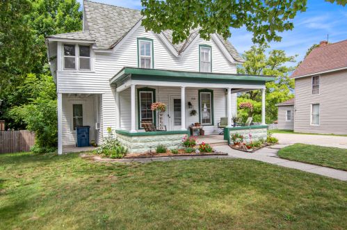 228 Slosson Ave, Reed City, MI 49677-1231