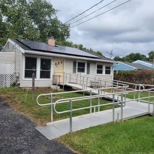 110 Sunset Dr, Derby, CT 06418-2221