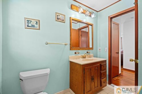 265 James Pl, Iselin NJ 08830-1226 exterior