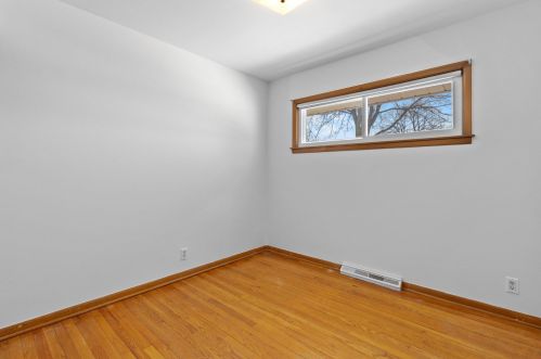 5300 Plainfield Ave, Milwaukee WI 53207-5048 exterior