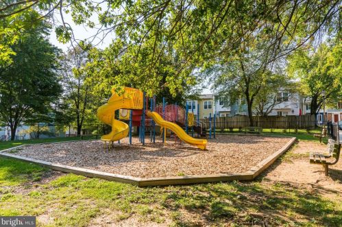 28 Avonshire Ct, Silver Spring MD 20904-6712 exterior