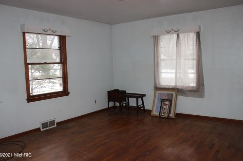 2886 Roosevelt Rd, Meskegon MI 49441-3903 exterior