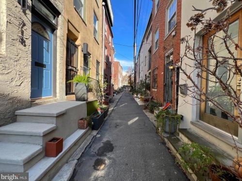 718 Darien St, Philadelphia PA  19147-2030 exterior