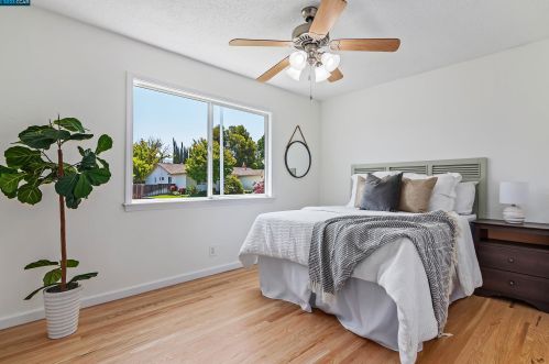 1519 Heartwood Dr, Concord CA 94521-1939 exterior