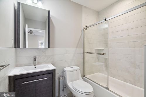 630 Catharine St, Philadelphia PA  19147-2937 exterior