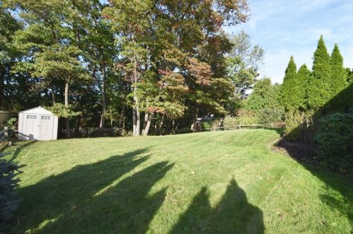 102 Loire Vly Dr, Pittsburgh PA 15209-1018 exterior