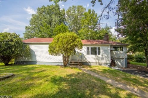 451 River Rd, Rahway NJ  07065-4203 exterior