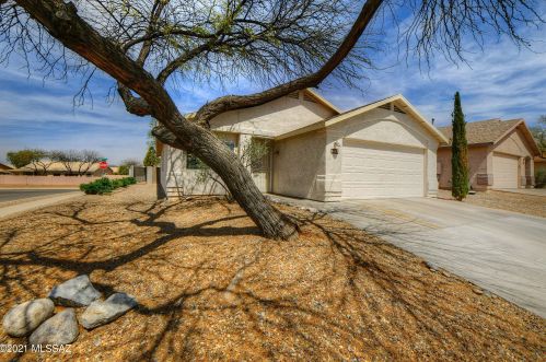 8660 Desert Dove Dr, Tucson AZ  85747-5147 exterior