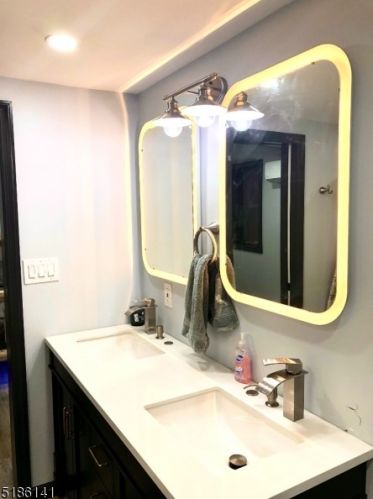 5 Bucknell Trl, Hopatcong NJ  07843-1760 exterior