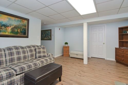 69 Lincoln Rd, Sutton MA 01590-3715 exterior