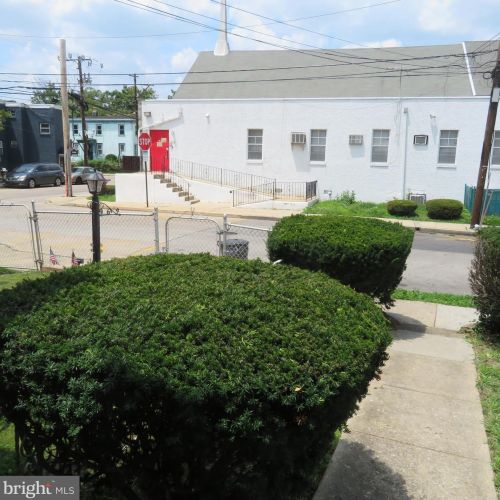 202 Marks Ave, Darby PA 19023-1712 exterior