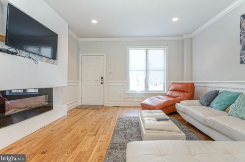 2332 Ellsworth St, Philadelphia PA  19146-2420 exterior