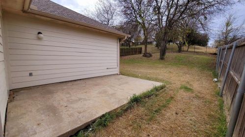 6007 Fox Pt Trl, Dallas TX 75249-2816 exterior