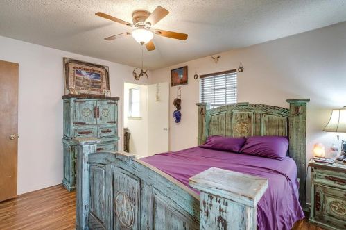 240 Cindy Ln, Burleson TX 76028-3842 exterior