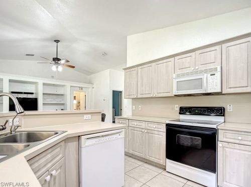 121 29 St, Naples FL 34117-4240 exterior