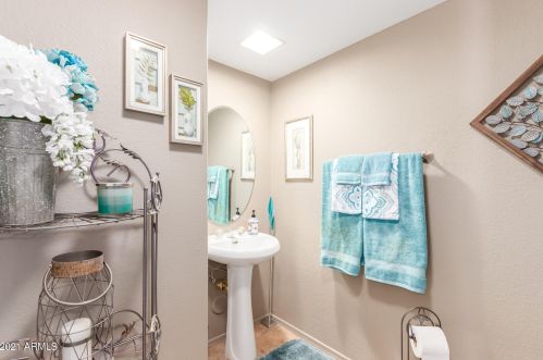 18023 12 Pl, Phoenix AZ 85014-4004 exterior