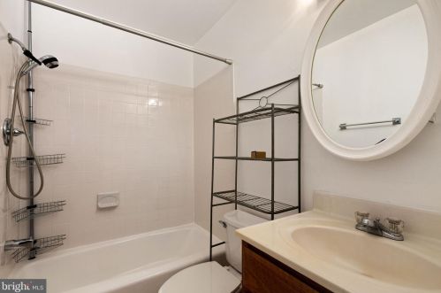 1758 Westwind Way, Mc Lean VA 22102-1612 exterior