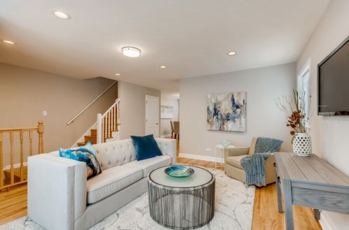 7656 Bosworth Ave, Chicago IL  60626-1217 exterior