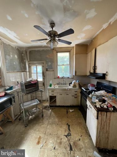 5612 Berks St, Philadelphia, PA 19131-3121