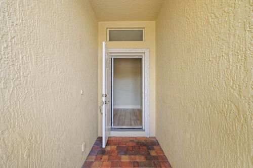 4220 5 Ave, Boca Raton FL 33431-4659 exterior