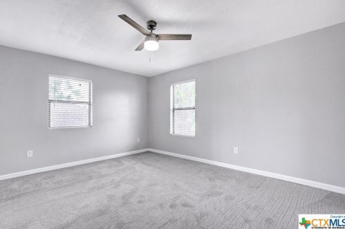 718 Grosvenor St, San Antonio TX 78221-1408 exterior