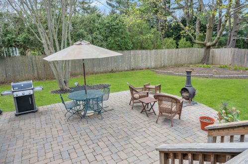 11 Maria Ct, Huntington Station NY 11746-2718 exterior