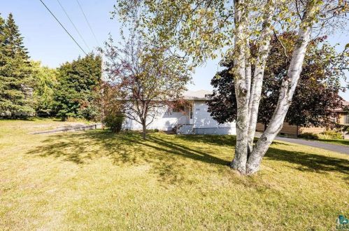 1929 Tyrol St, Duluth MN 55811-5333 exterior